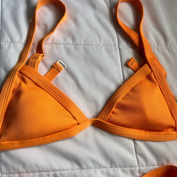 WILL BE DONATED IN A FEW HOURS MAKE OFFER SOON - Picture 4 of 6